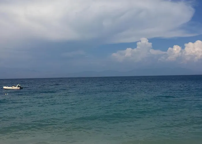 Meliti Aparthotel Akráta